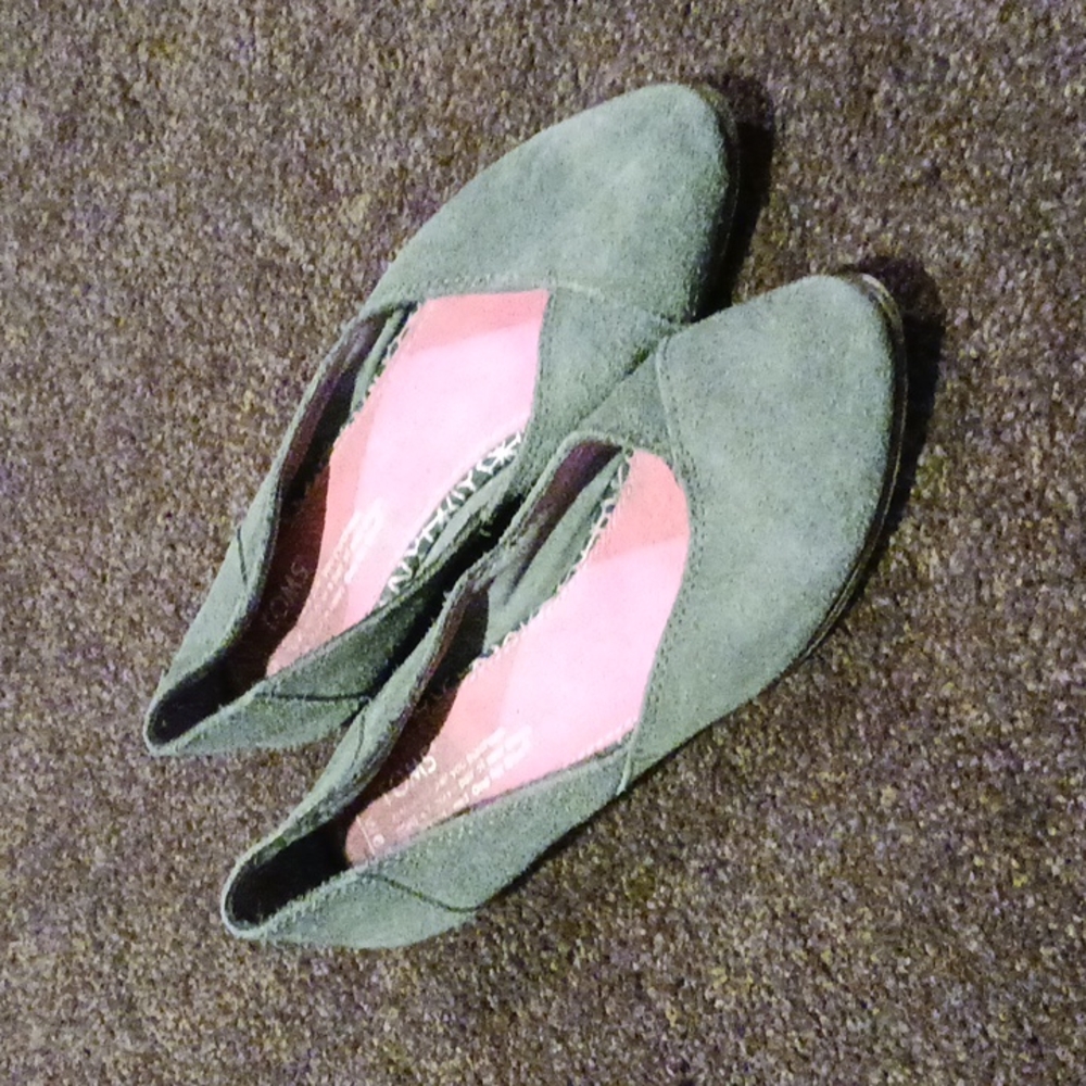 Tom jutting shoes